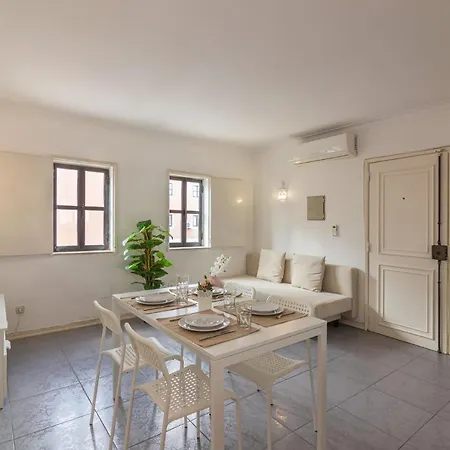 Central 1 By Homing Apartment